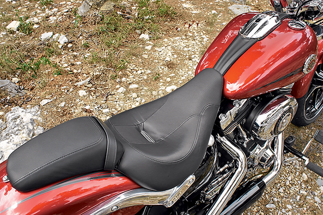Harley-Davidson Softail Breakout. Главный — хвост