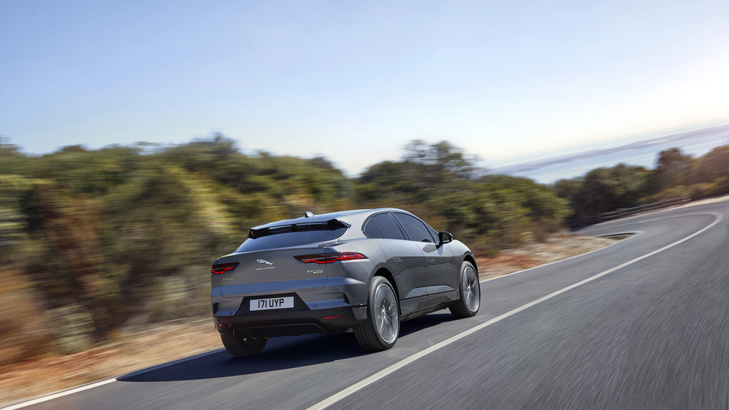 Jaguar I-Pace: 4,8 секунды, 480 км и продажи в России