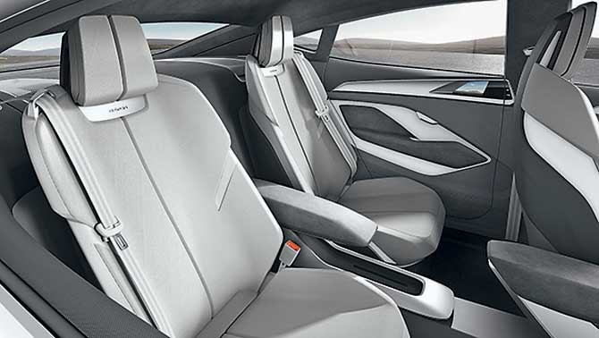 Audi e-tron Sportback Concept. На выход