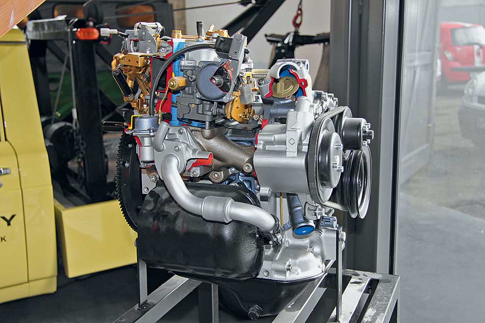 Роторно-поршневой двигатель Mazda