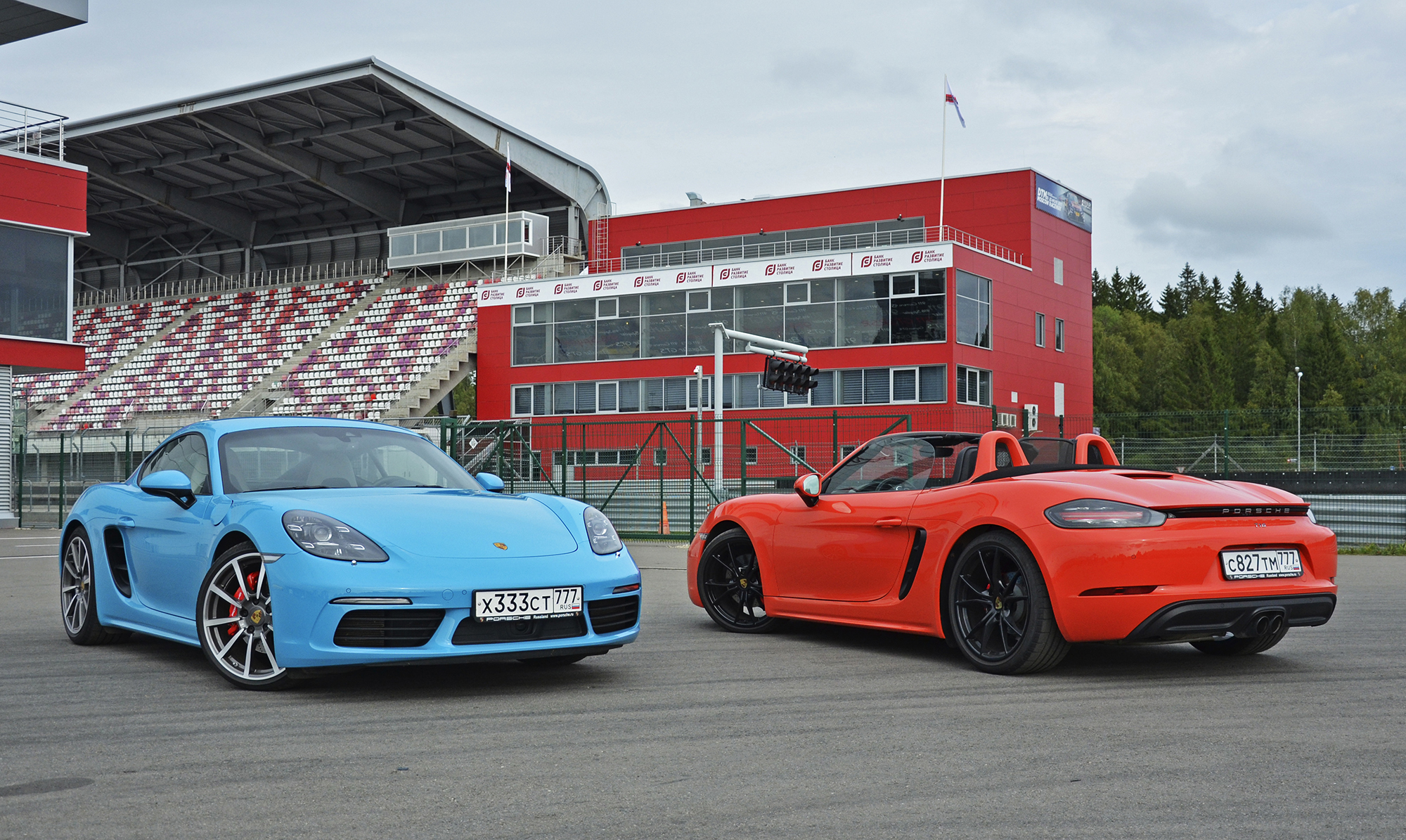 Porsche 718 Cayman S и 718 Boxster S. Дорогой дедушка мороз, хочу…