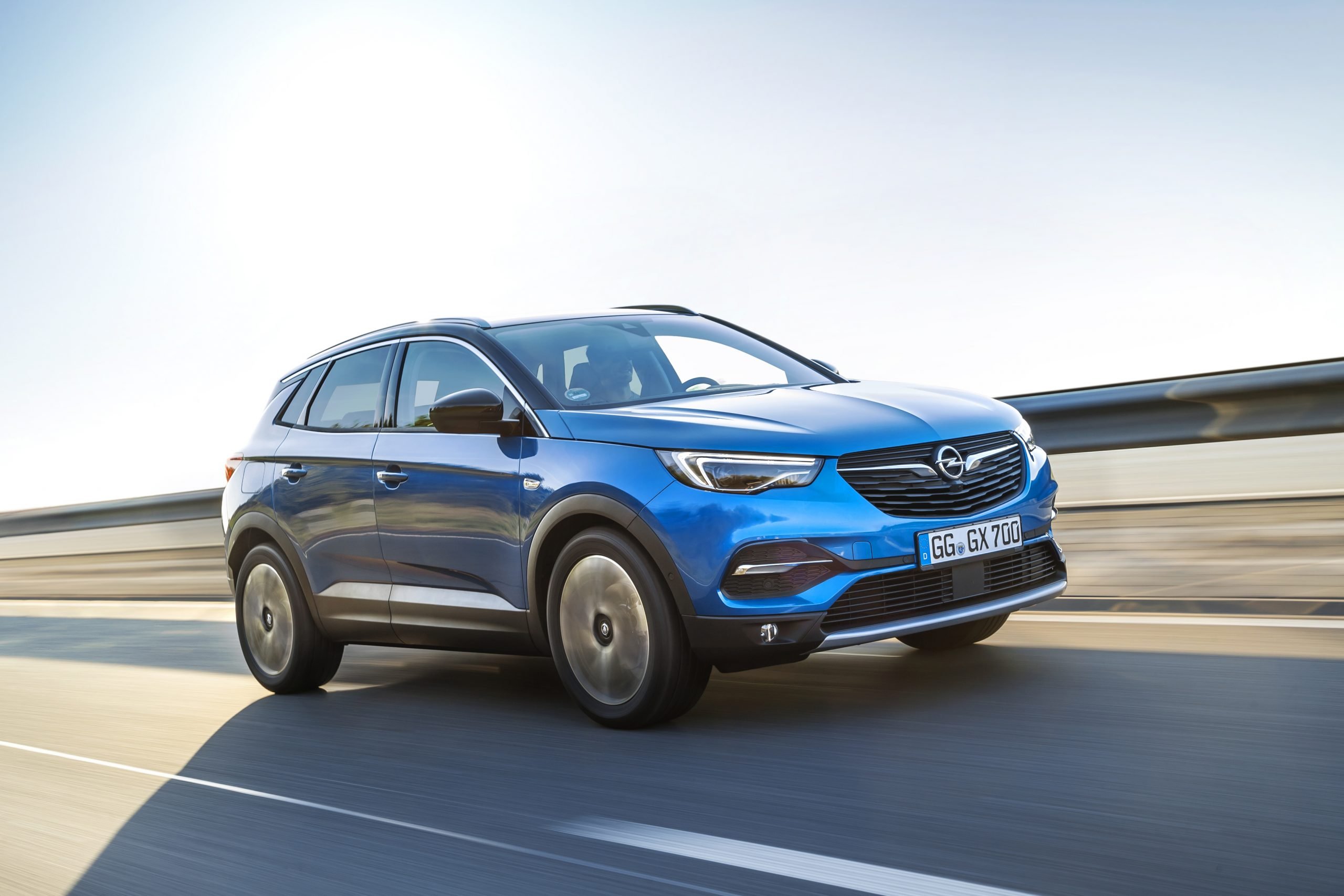 Первый тест Opel Grandland X и Zafira Life: с чем «Опель» вернулся в Россию