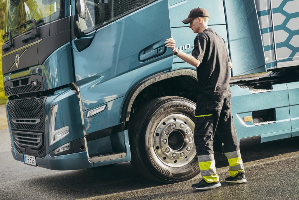 Безопасность, производительность, комфорт: Volvo Trucks представляет новое поколение грузовиков