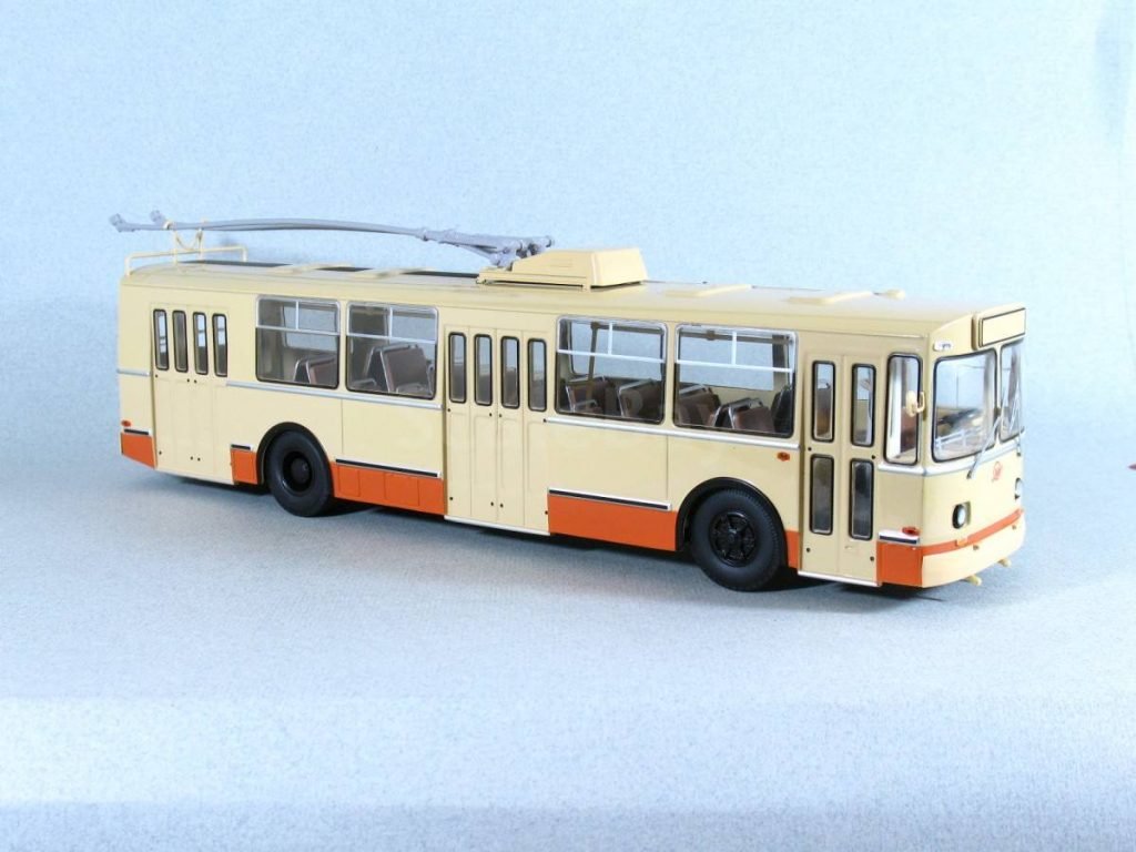 Автобусы на полку: пассажирский транспорт СССР в масштабе 1:43