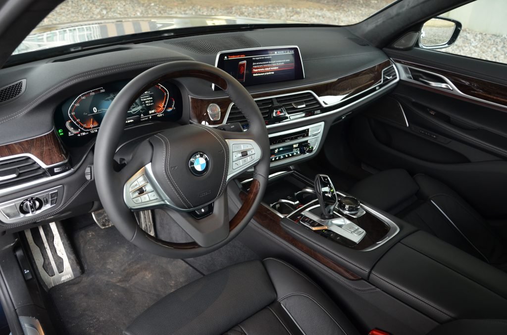 Тест BMW 7-й серии. Самый противоречивый баварский седан