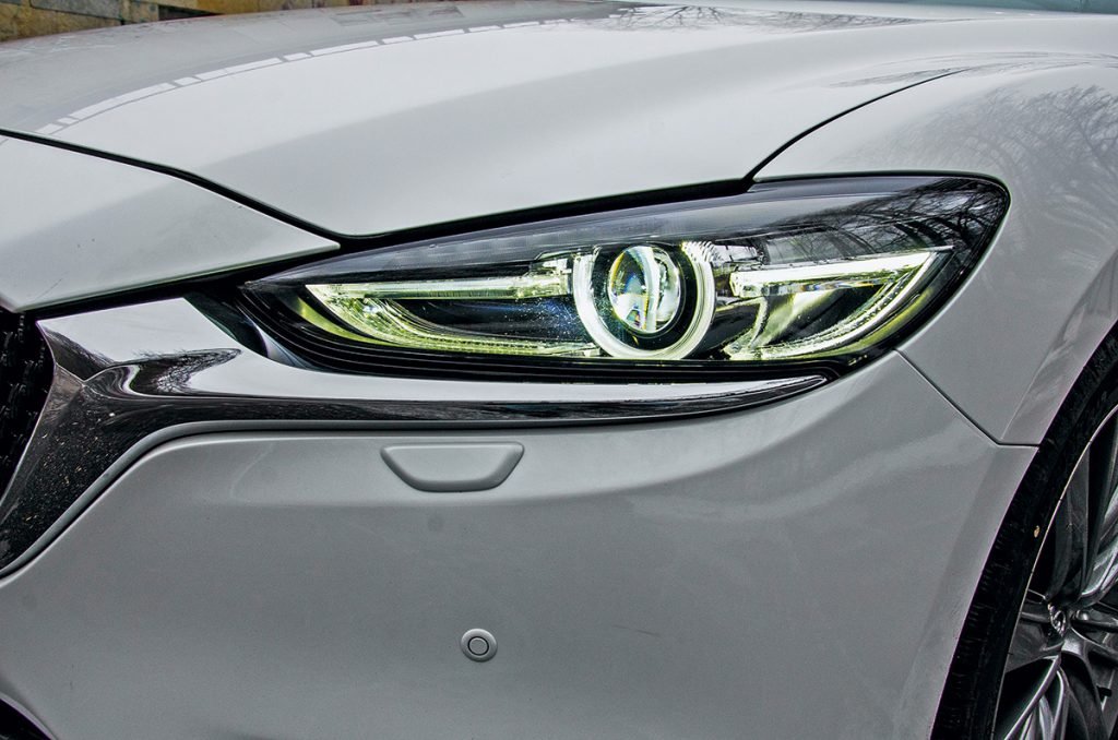 Hyundai Sonata против Mazda 6. Почему новый корейский седан круче японского