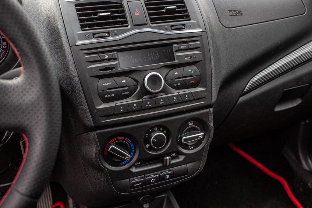 Datsun on-Do против Lada Granta Drive Active. Выбираем бюджетный седан с автоматом