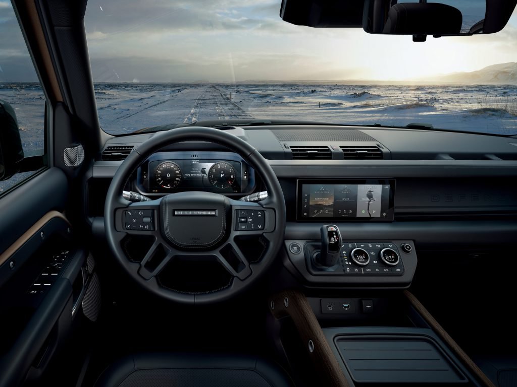 Названа цена нового Land Rover Defender для России