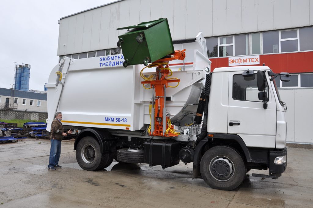 Представлен новый мусоровоз с боковой загрузкой от компании «Экомтех-Трейдинг»