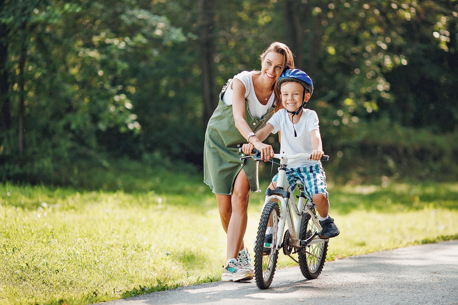 Как научить ребенка соблюдать ПДД при езде на велосипеде