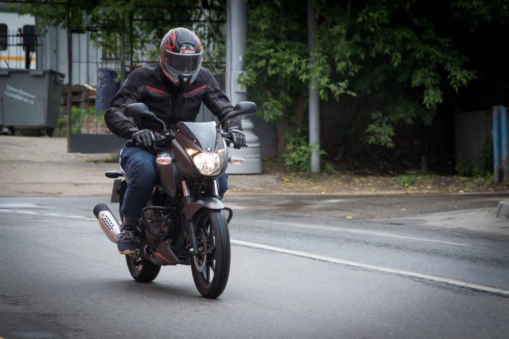 Bajaj Pulsar 180: индийский мотоцикл с русским характером