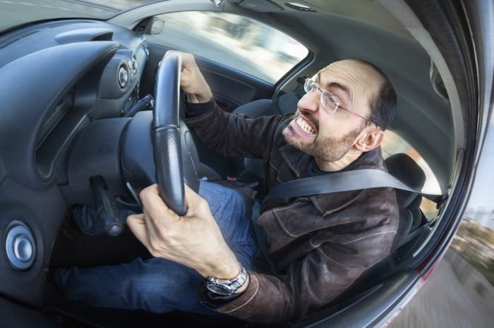 Никогда не делай этого за рулем: топ фейлов водителей