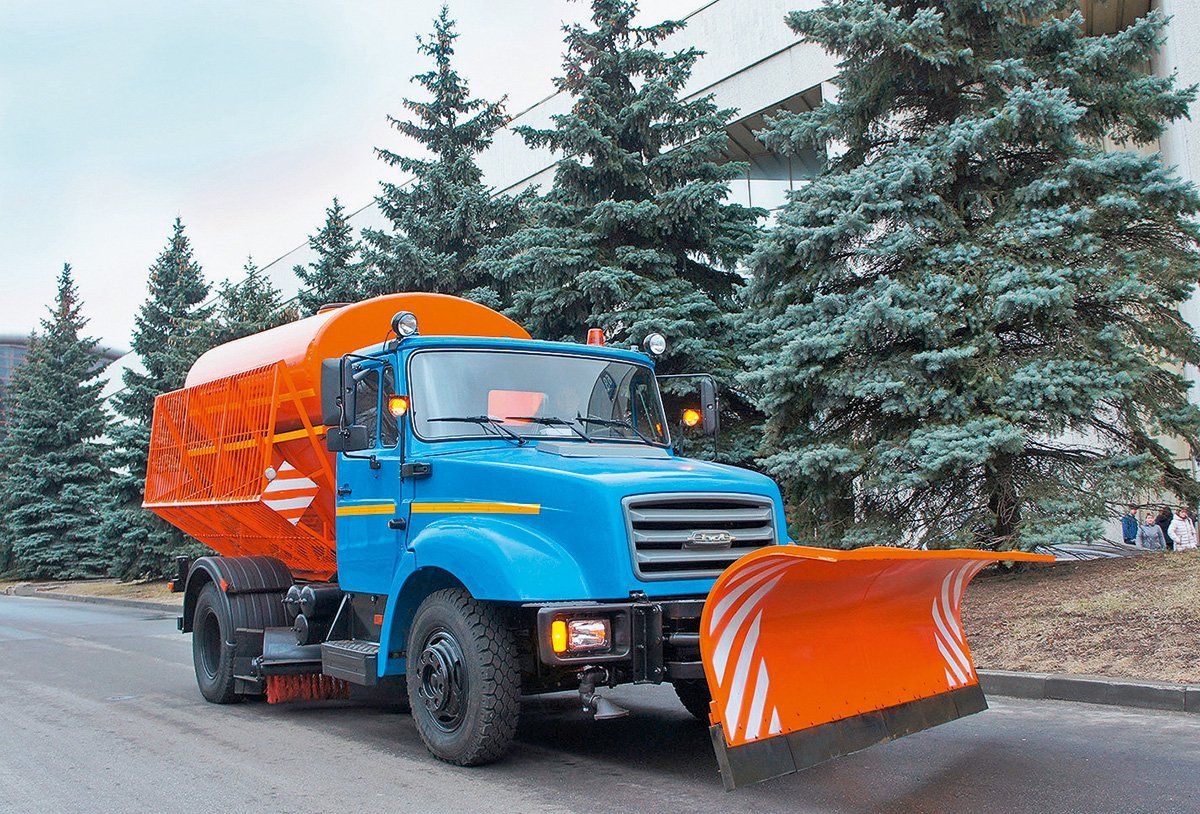 Оранжевые «комбинашки»: без каких машин не могут обойтись российские коммунальщики