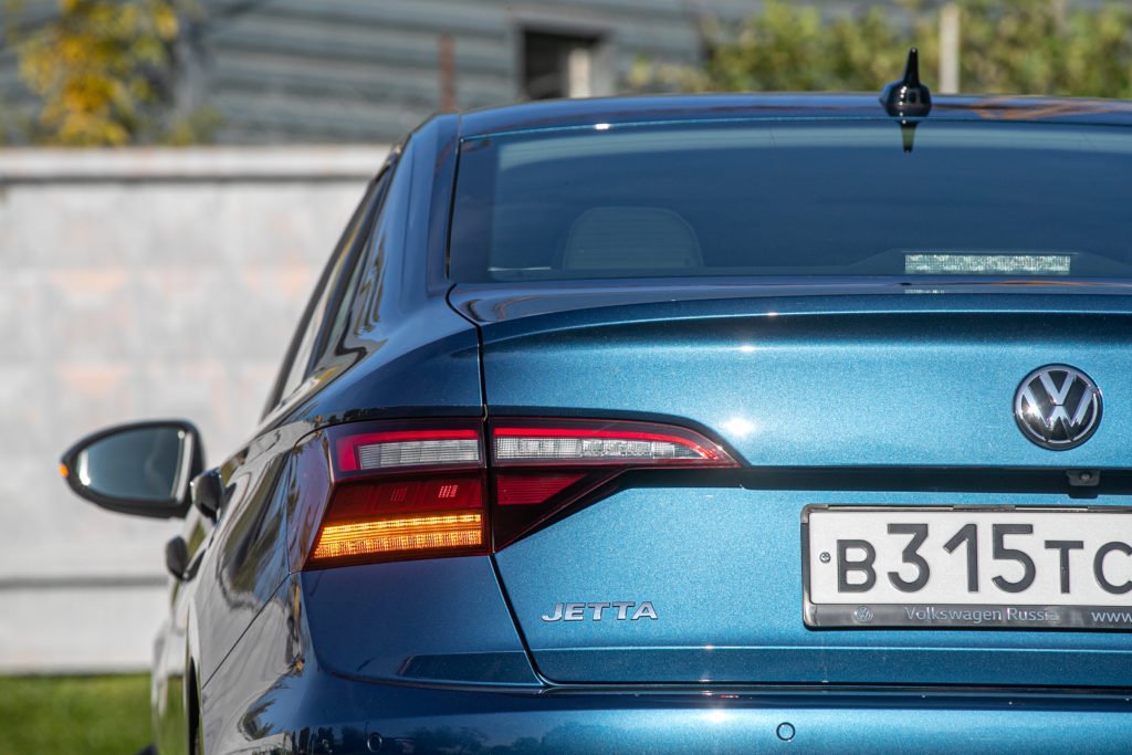Проехал на новом Volkswagen Jetta: выглядит как «Пассат», а стоит дешевле