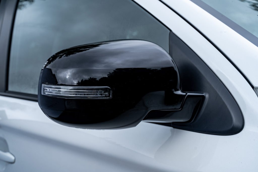 Умная «голова» и крутой полный привод: чем порадовал Mitsubishi Outlander Black Edition