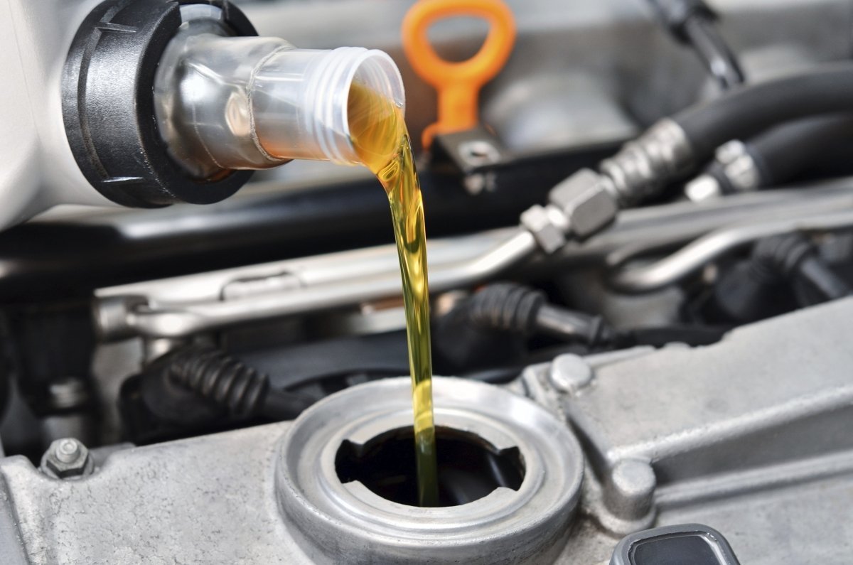 Когда менять моторное масло, чтобы не убить двигатель?
