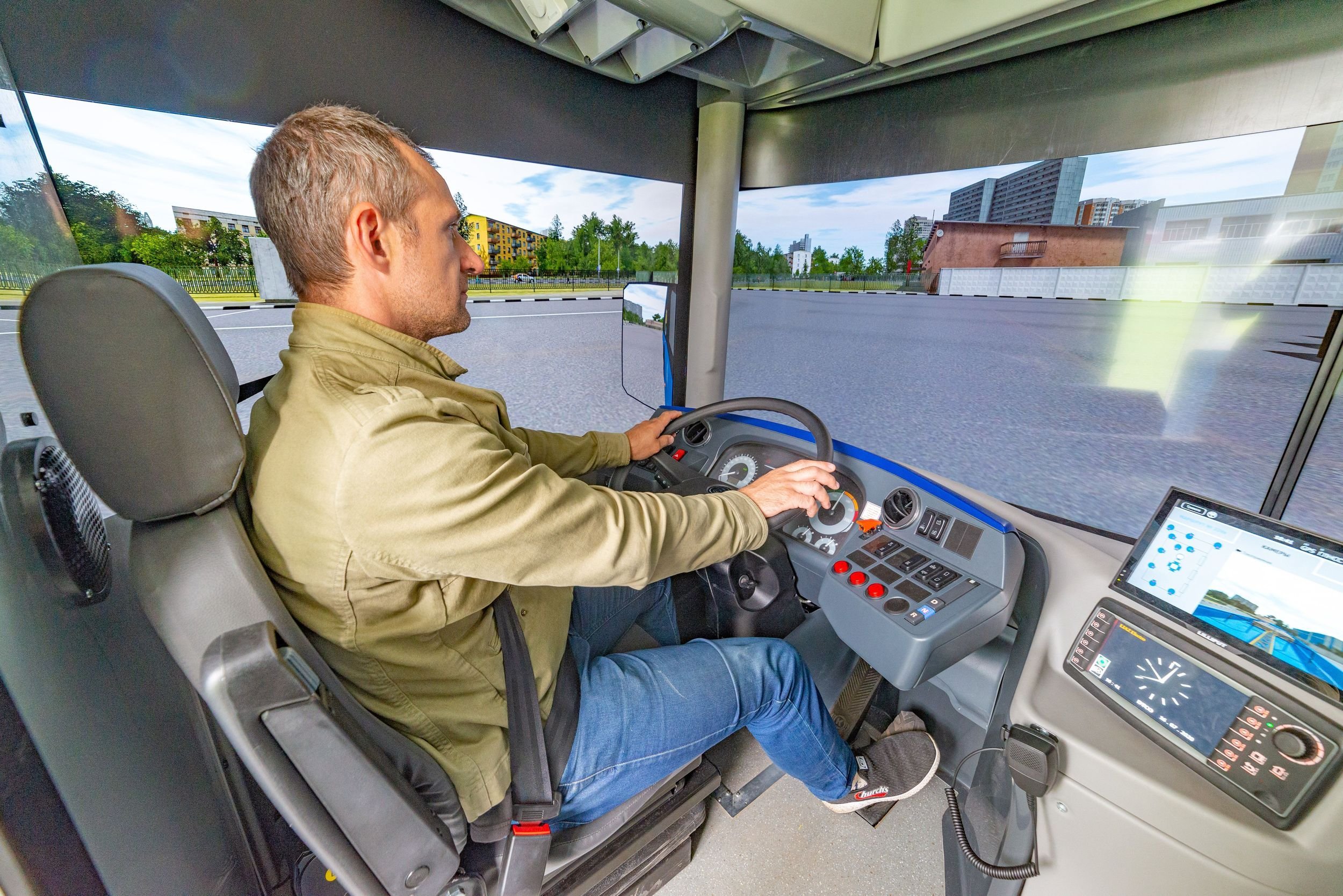 Имитация реальности: «Группа ГАЗ» поставила «Мосгортрансу» тренажеры-симуляторы для обучения водителей автобусов