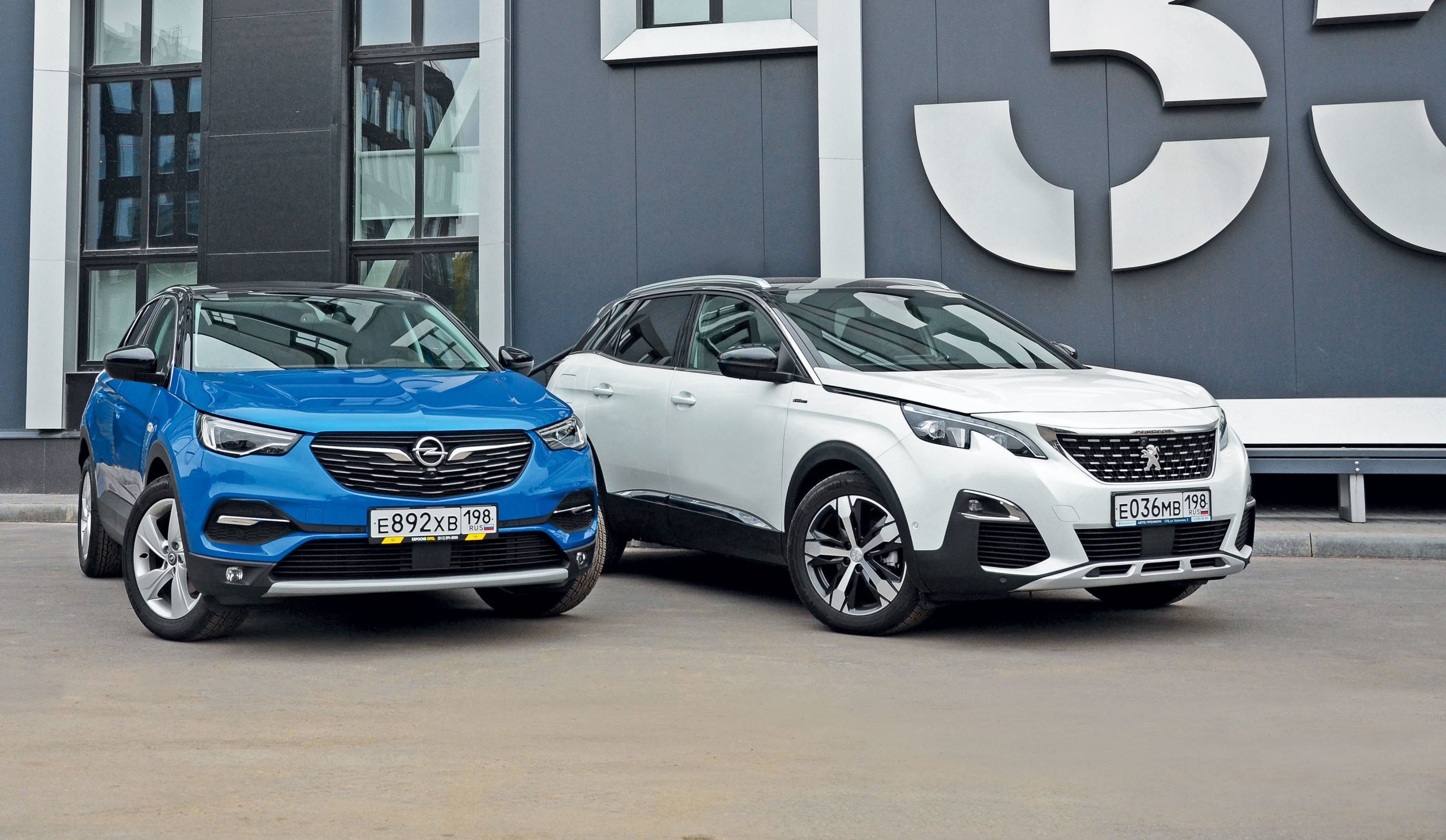 Opel Grandland X против Peugeot 3008. Думаете, они похожи? А вот и нет!