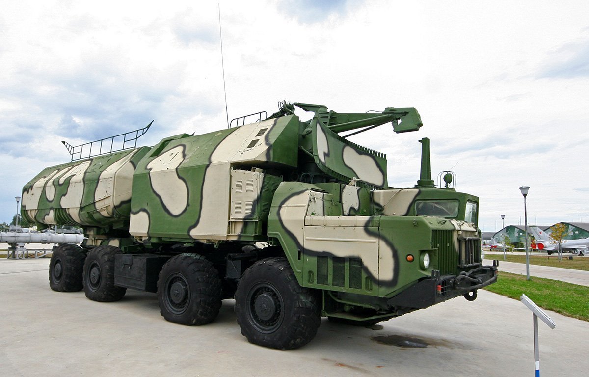 Мобильный береговой ракетный комплекс «Рубеж» на колесном шасси МАЗ-543М.