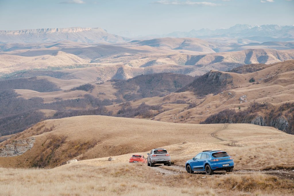 Загнал Porsche Macan GTS в горы, где ездят только «УАЗы»: рассказываю зачем