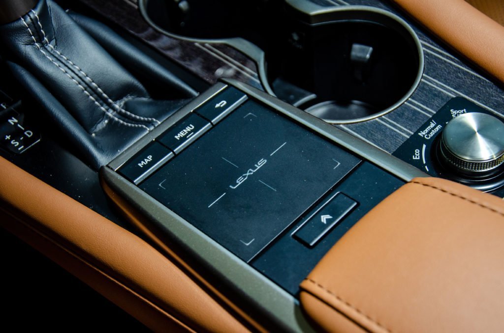 Провёл месяц за рулем Lexus RX 450h: делюсь впечатлениями