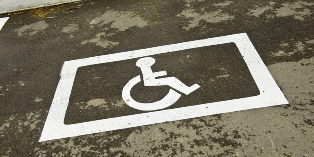 С 1 января знаки «Инвалид» перестанут действовать