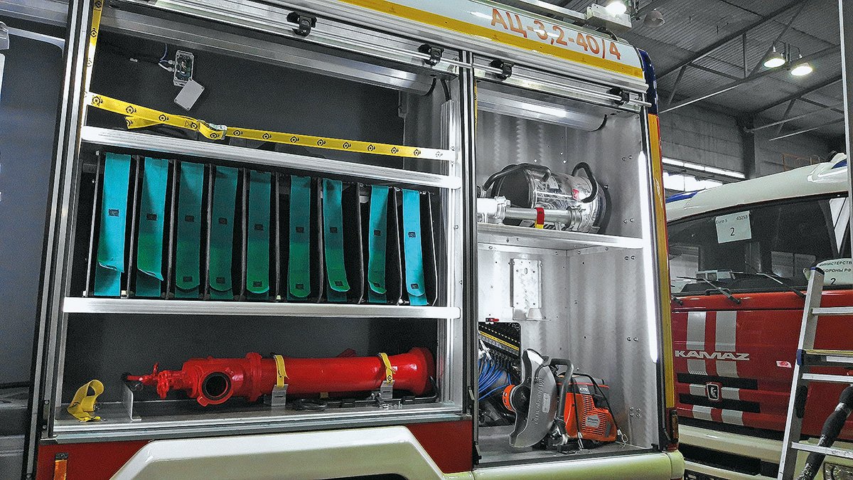 Съездил на завод «Спецтехника пожаротушения»: рассказываю, как делают пожарные машины в России