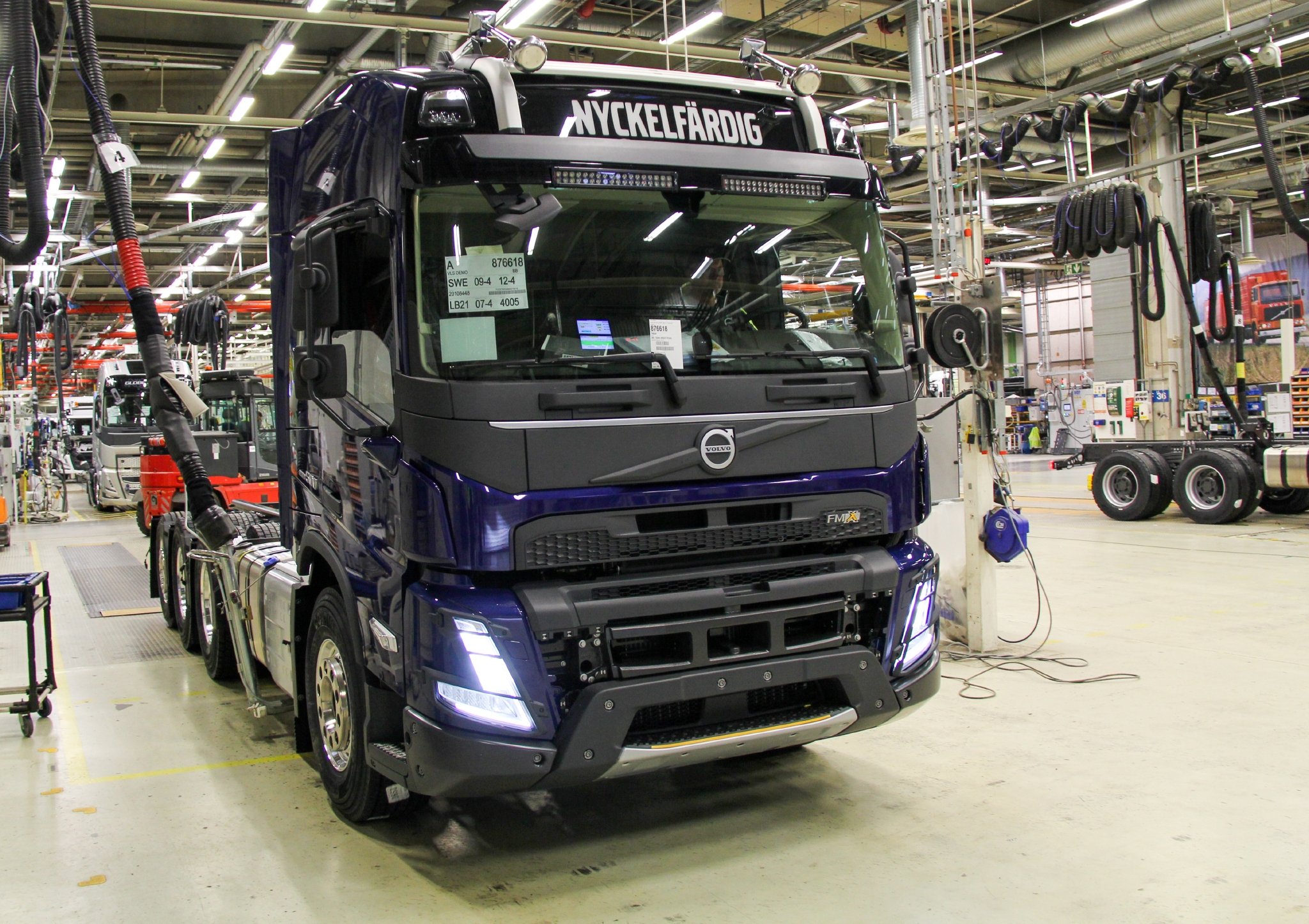 Началось производство нового поколения грузовиков Volvo: показываем, насколько они крутые
