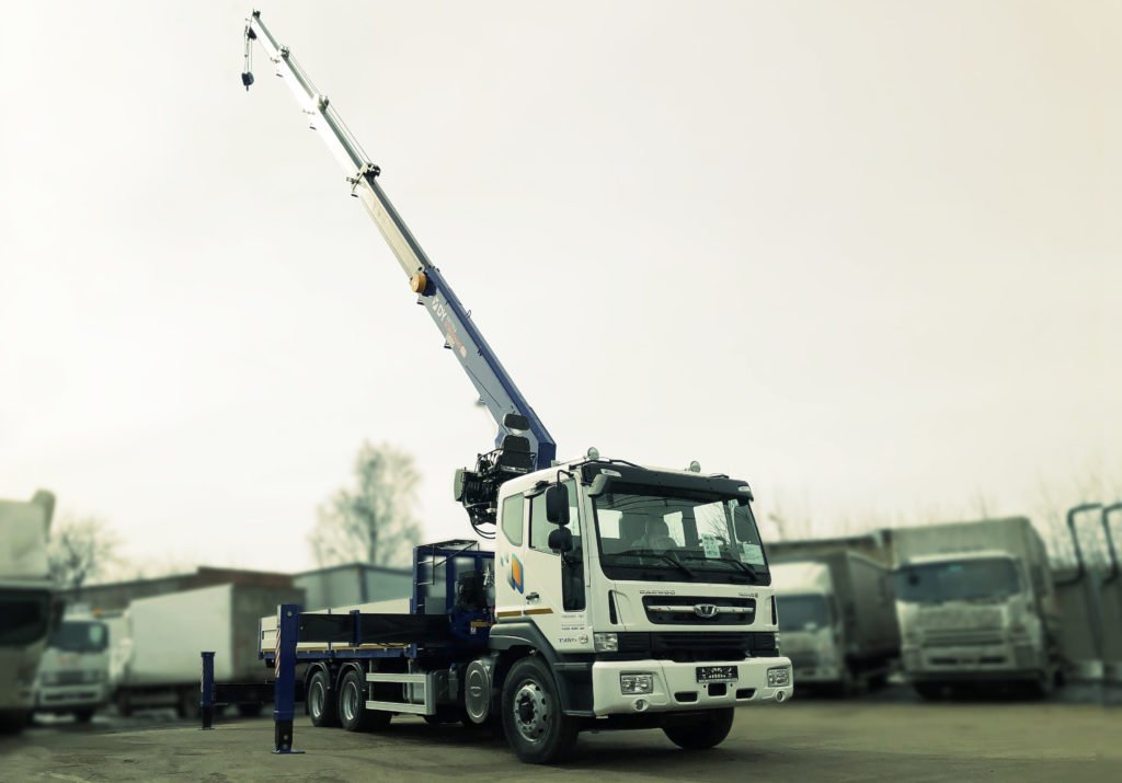 Daewoo Trucks начала продажи в России 30-тонника Novus CL7AF