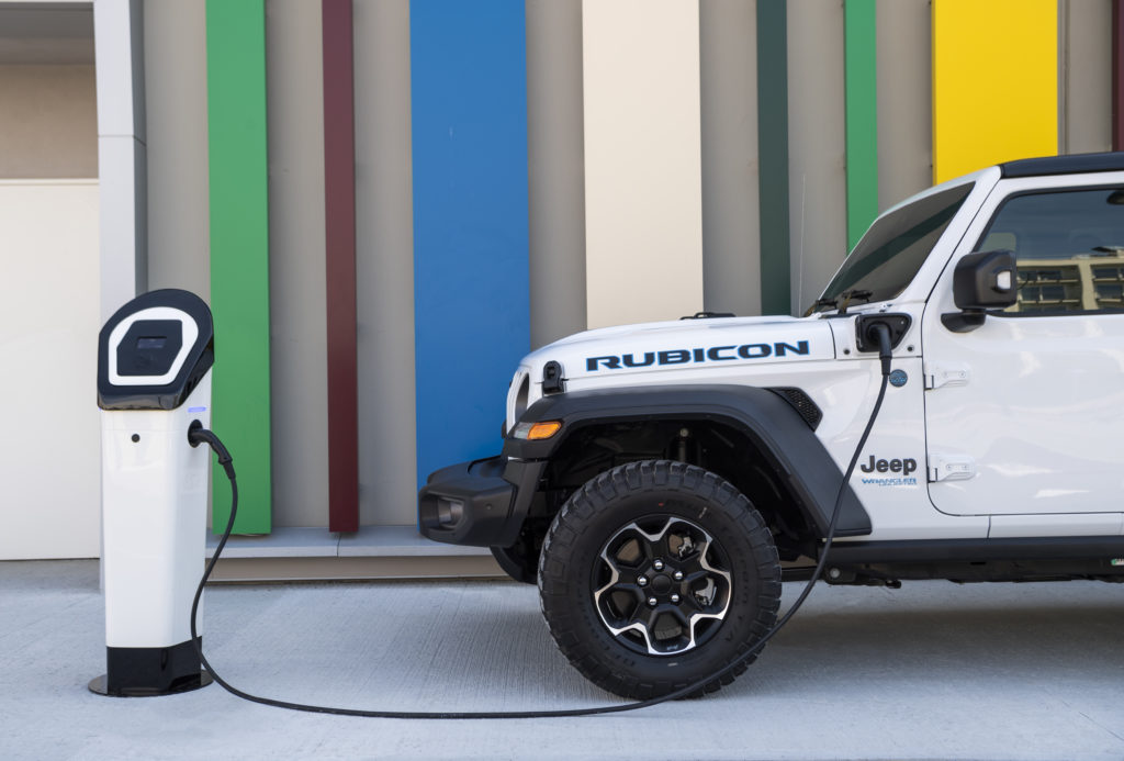 Jeep представил новый гибридный внедорожник Wrangler 4xe