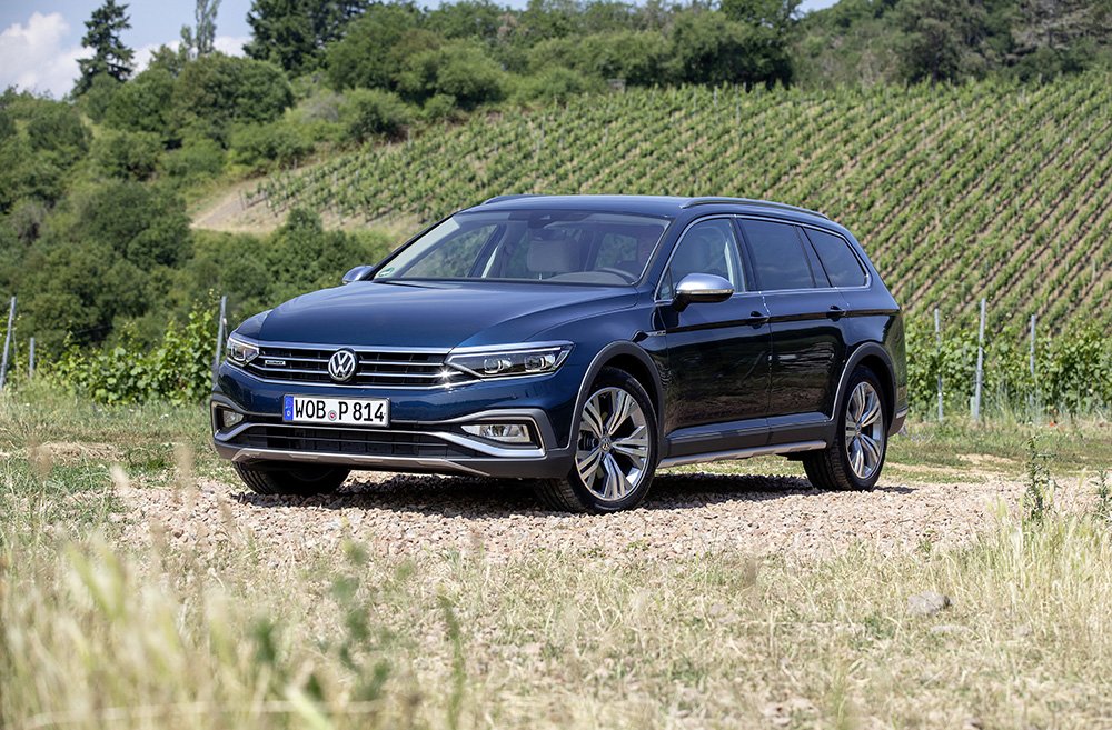 VW привезет в Россию большой «внедорожный» универсал
