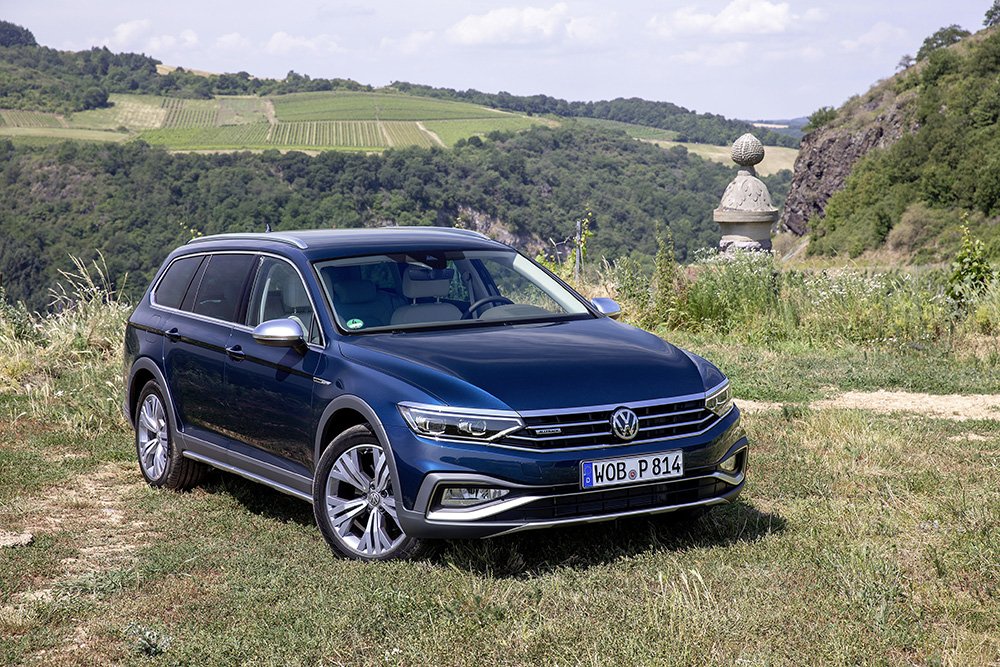 VW привезет в Россию большой «внедорожный» универсал