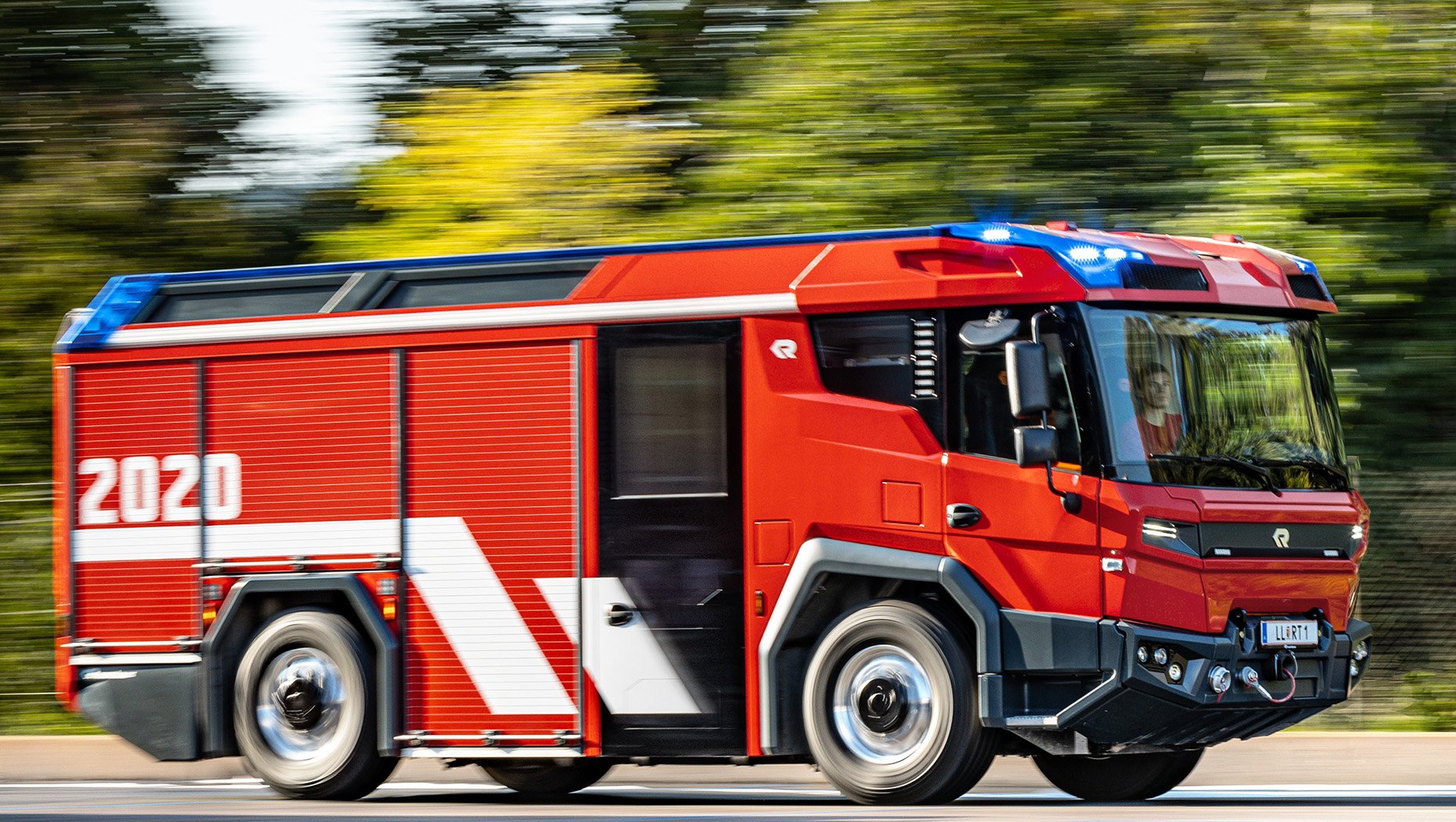 Volvo Penta и Rosenbauer впервые представили электрическую пожарную машину