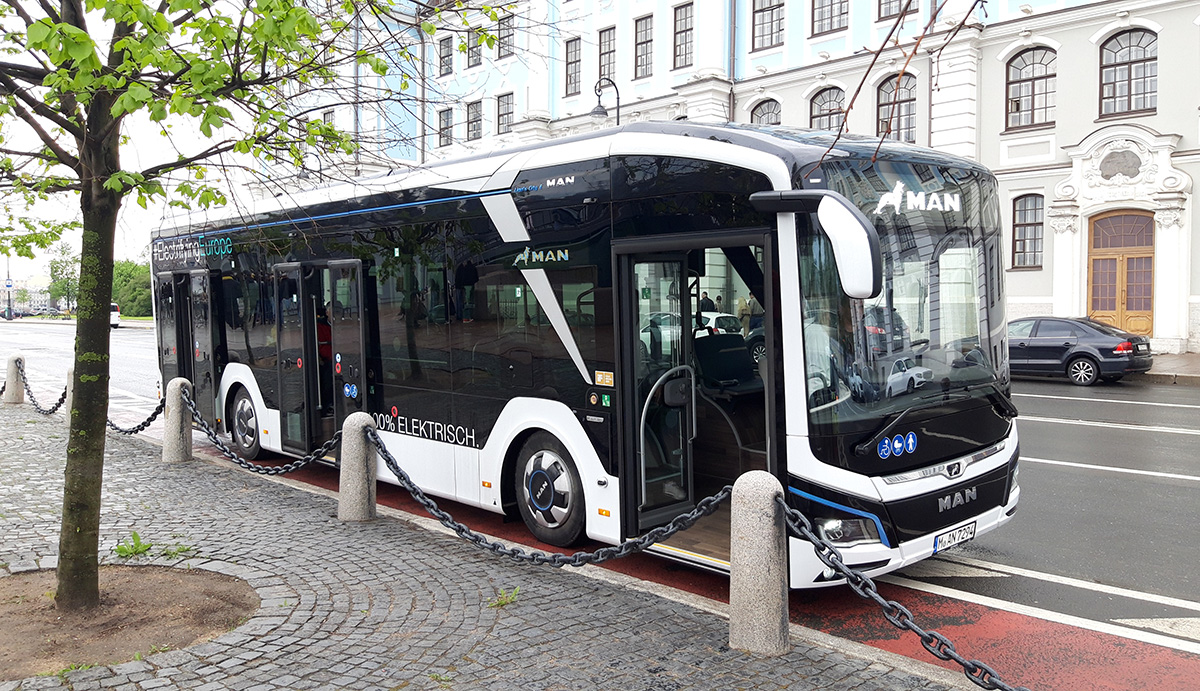 MAN Lion’s City 12E: этот электробус с восторгом приняли в Европе. Почему теперь он ездит в Питере на немецких (!) номерах