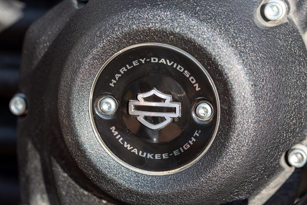 Сравнил как едет Harley-Davidson Street Bob с моторами Milwaukee-Eight 114 и 107: делюсь впечатлениями