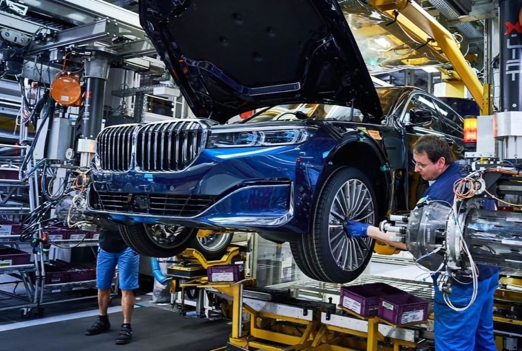 BMW «наказали» за отказ строить завод в России
