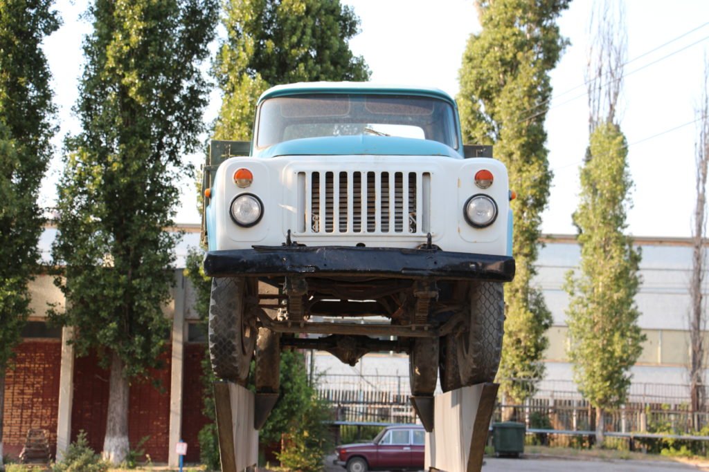 Памятник «Газону» в Тольятти: почему он здесь появился и что с ним не так?
