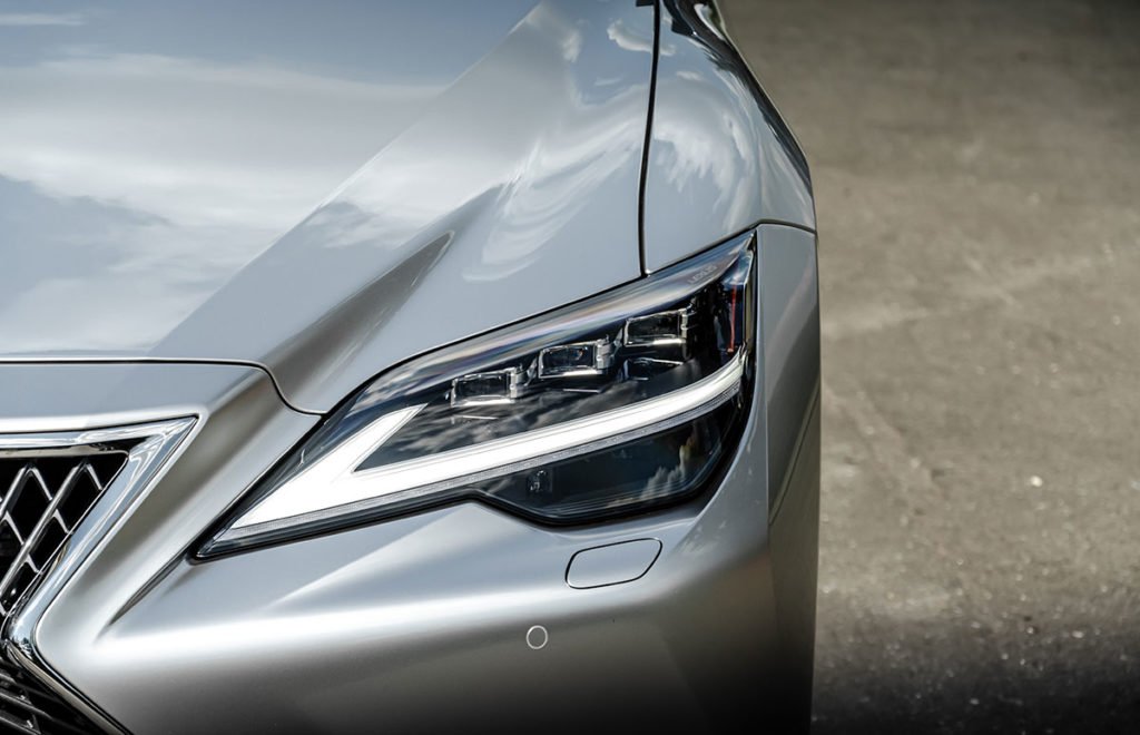 Тест обновлённого Lexus LS 500: что с ним не так?