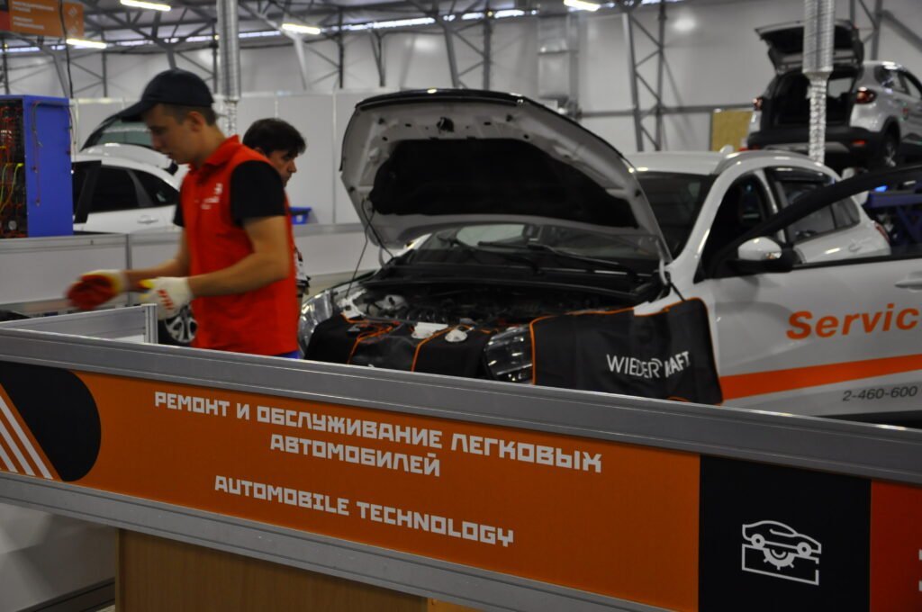 «Хочешь сделать хорошо, сделай это сам»: как Volvo и другие компании решают кадровый вопрос в России