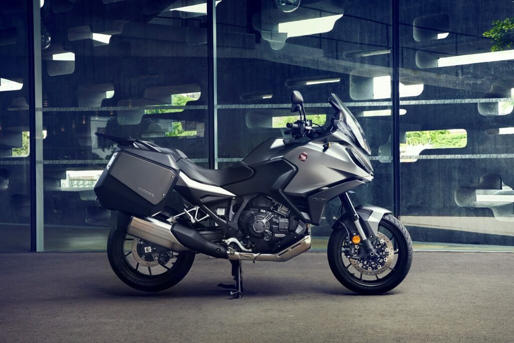 Honda представила новый туристический мотоцикл NT1100
