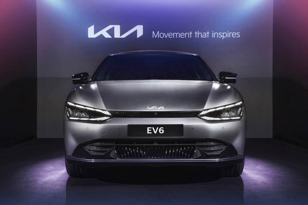 В Россию привезут электрический Kia EV6: когда старт продаж и сколько будет стоить