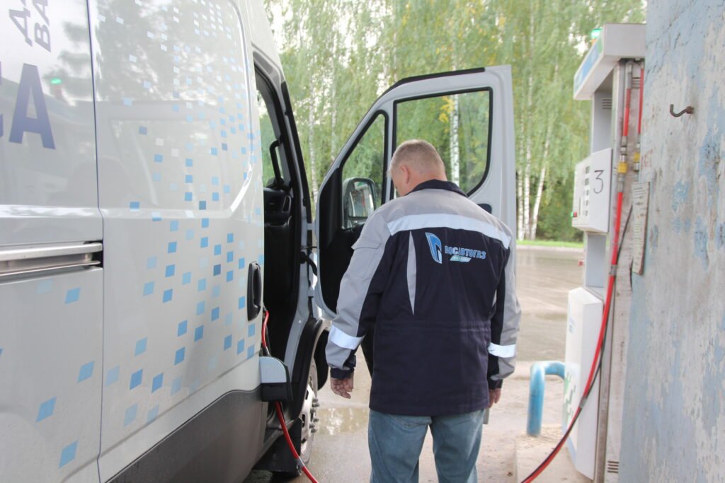 Эксперты назвали главную проблему электромобилей в России: из-за неё газ останется лучшей альтернативой бензину и солярке