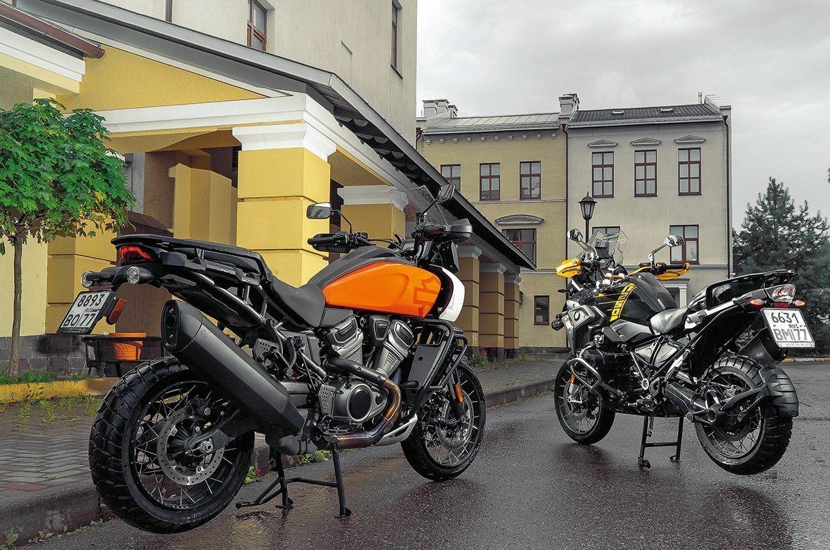 Сравнил Harley-Davidson Pan America 1250 Special и BMW R1250 GS: нетрадиционный «американец» против немецкого «Гуся»