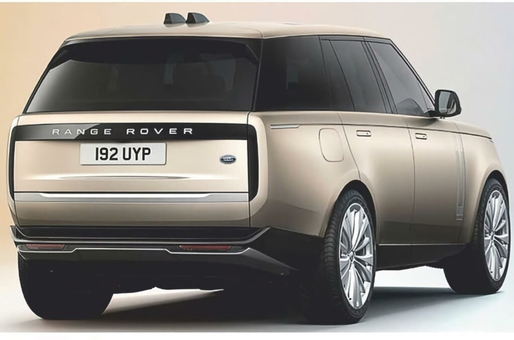 Новый Range Rover рассекретили раньше премьеры
