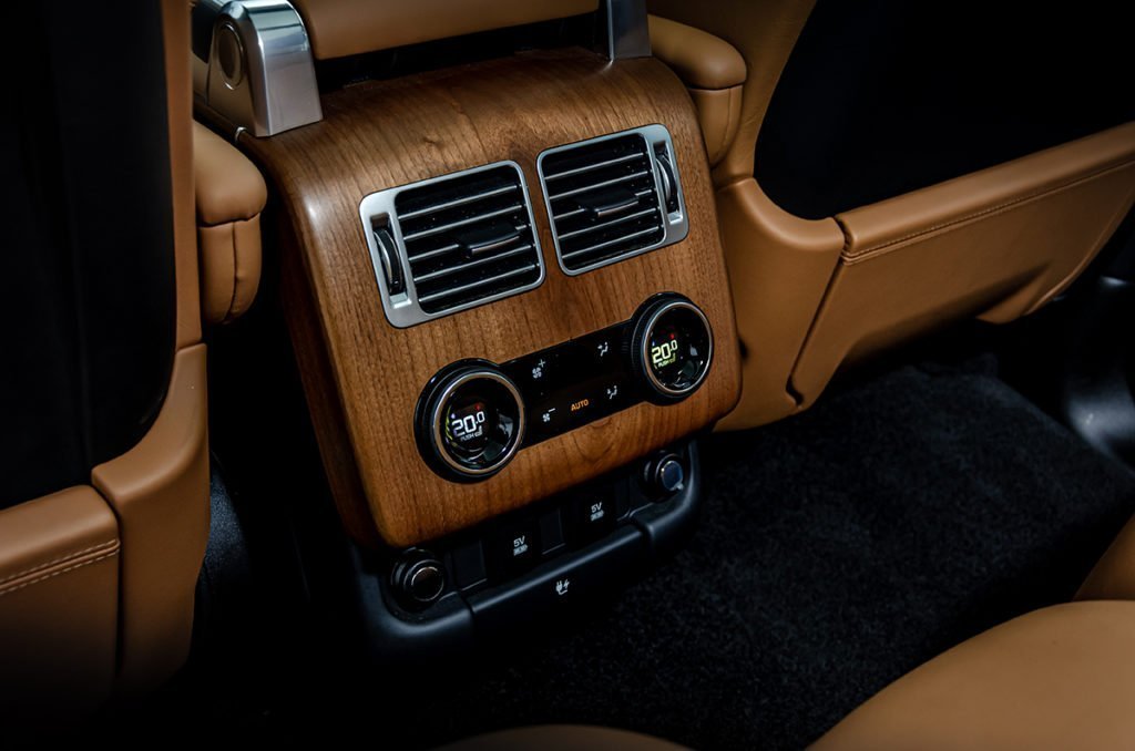 «Просто распирает от удовольствия за рулем»: мнение трёх водителей о Range Rover Fifty