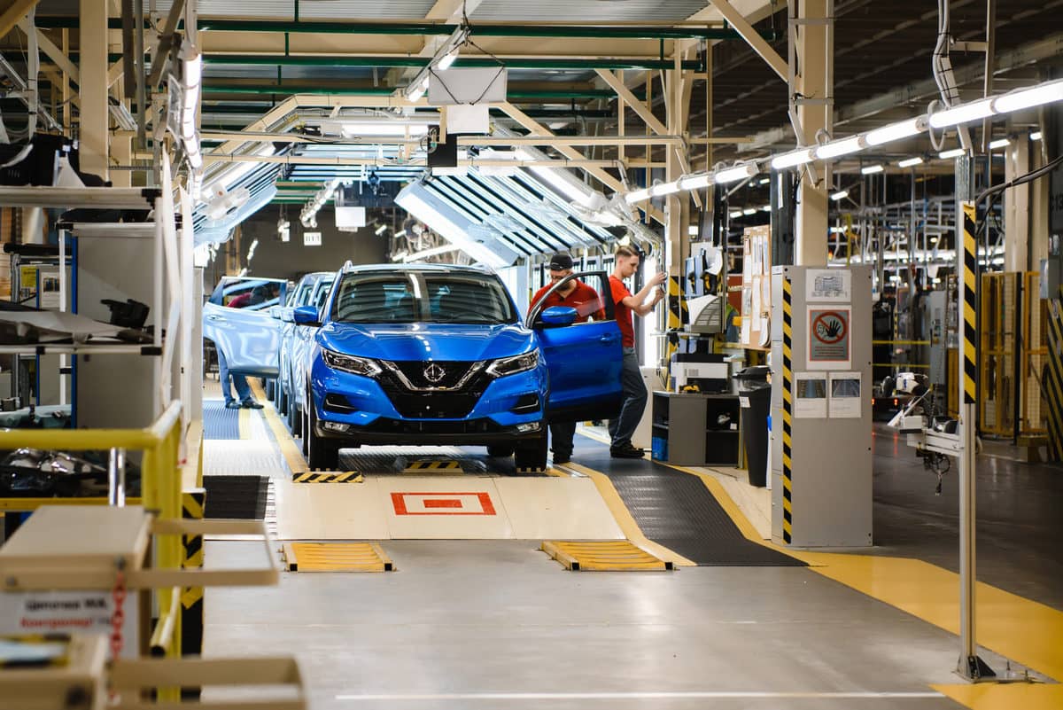 Nissan резко увеличил выпуск автомобилей в России