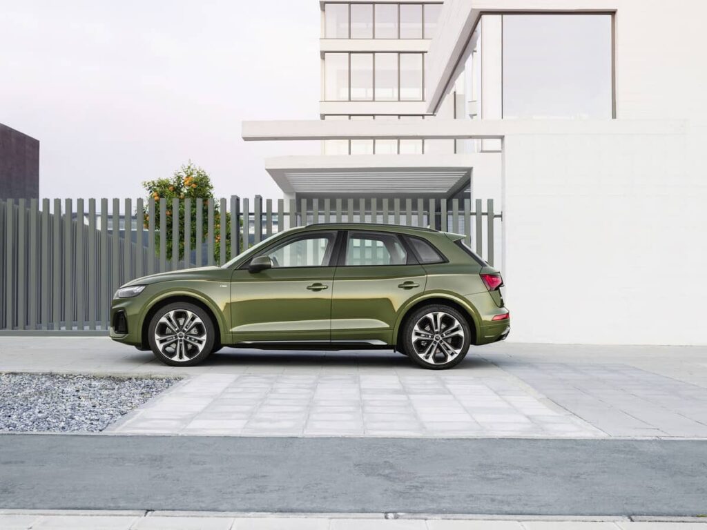Обновленный Audi Q5: безупречный инновационный кроссовер