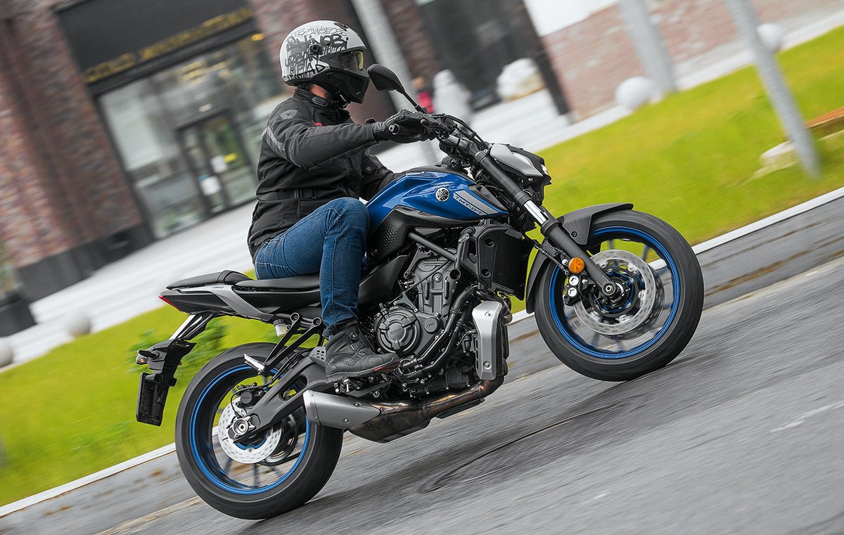 Тест Yamaha MT-07: простой, надежный, легкий. Идеальный мотоцикл для города?