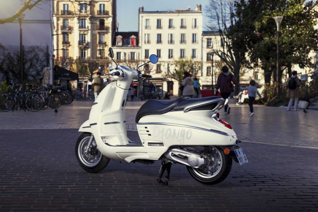 Дождались: Peugeot Motorcycles начала продажу двух скутеров в России