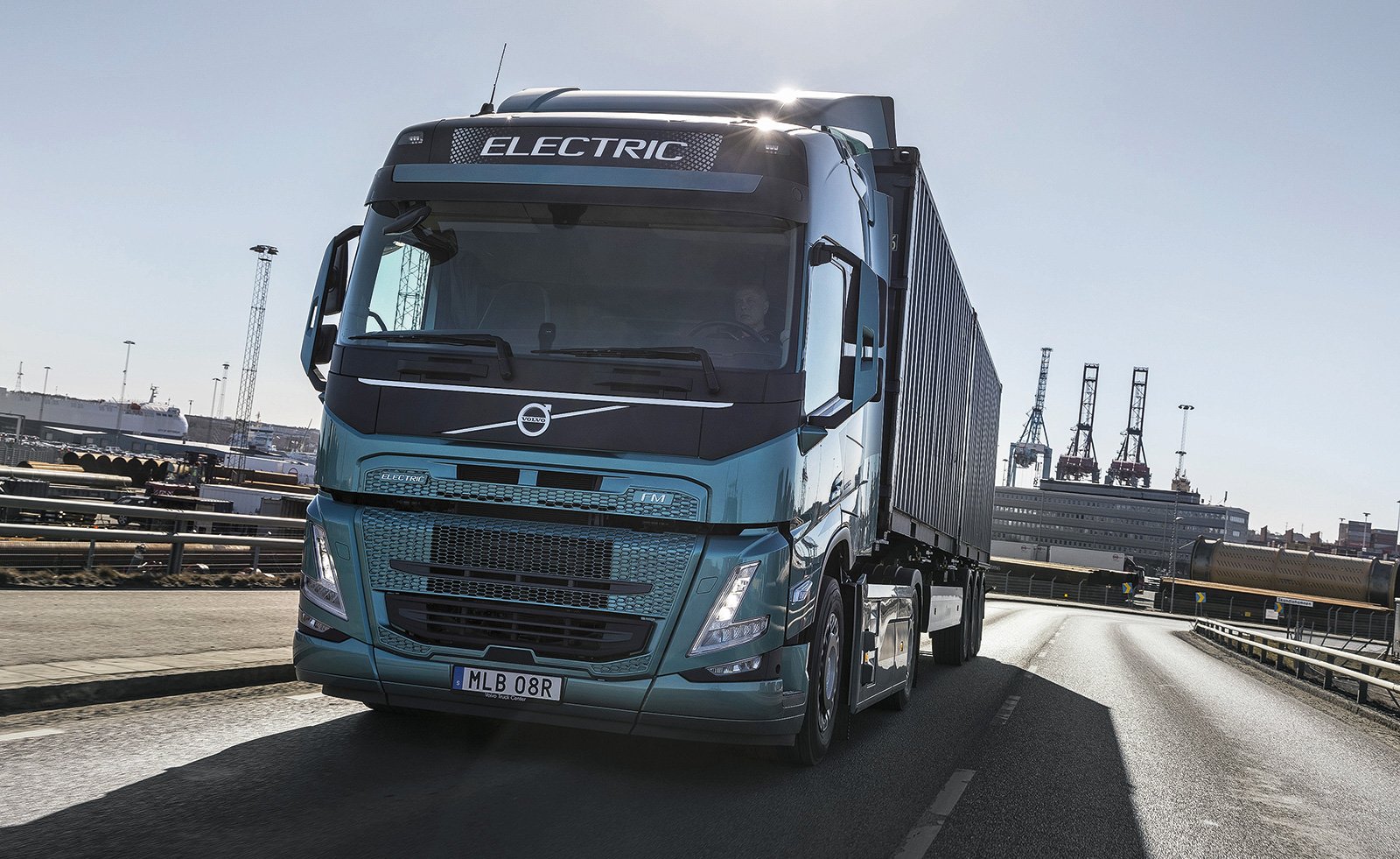 Грета Тунберг будет довольна: Volvo Trucks переходит на выпуск электрических грузовиков